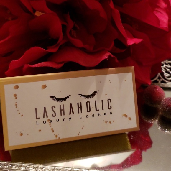 Lashaholic Instaglam Eyelashes - Picture 2 of 3